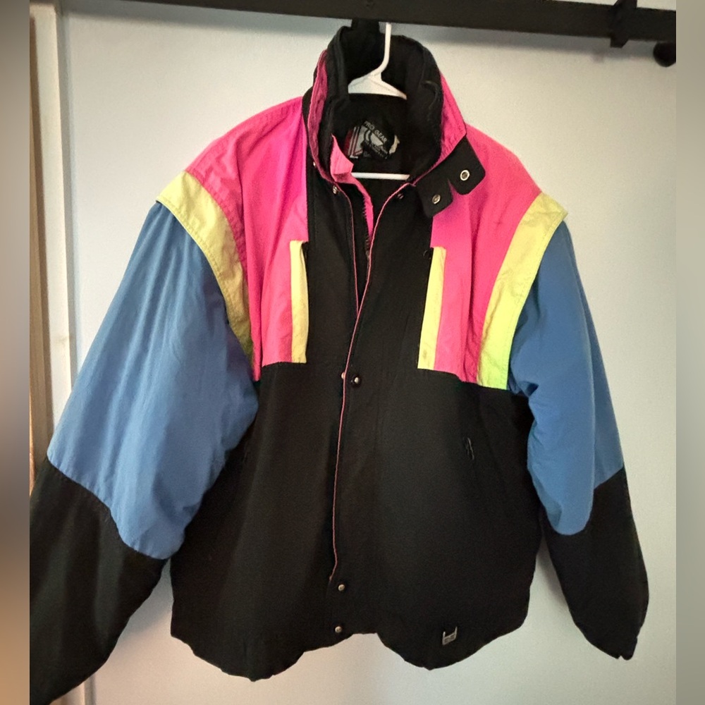 Vintage Down Pro Gear color block coat jacket. Very roomy size XL mens.